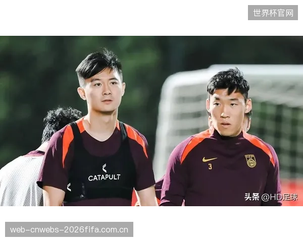 防线的默契是团队团结的体现，稳固的后防将为前场球员提供更多进攻自由。